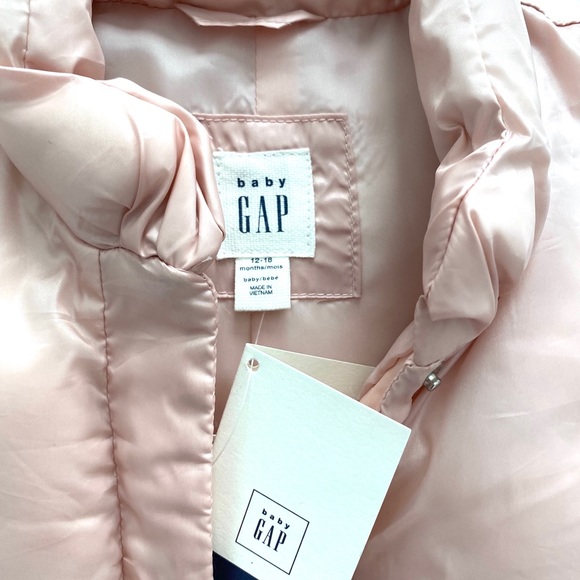 NWT Gap Pink Puffer Vest - Picture 2 of 3